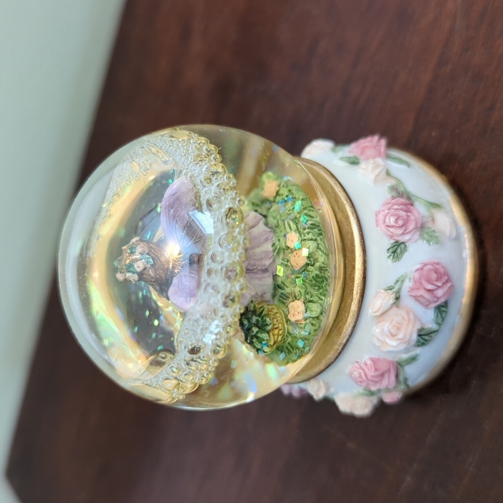 Garden Fairy snow globe by Dezine - Picture 2 of 6